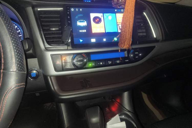 Used Toyota Highlander 2018 2.0T Four-Wheel Drive Luxury Edition 7 Seats China V Emission Standard
