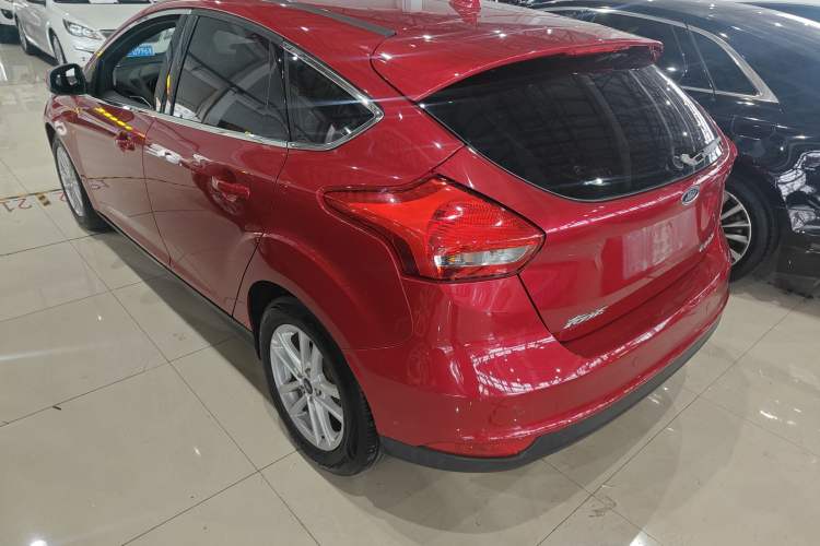 Used Ford Focus 2017 Hatchback 1.6L Automatic Fashion Edition Smart Drive Version Exterior 2
