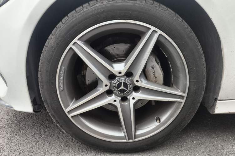 Used Mercedes-Benz C-Class 2017 Facelift C 200 Station Wagon
