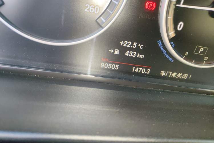 Used BMW 5 Series 2014 525Li Luxury Design Package Odometer Close Up