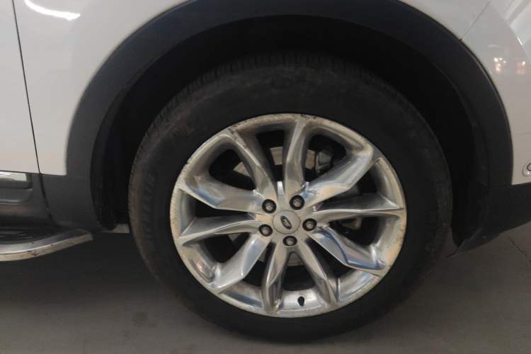 Used Ford Explorer 2013 3.5L Deluxe Model Right Front Wheel Hub