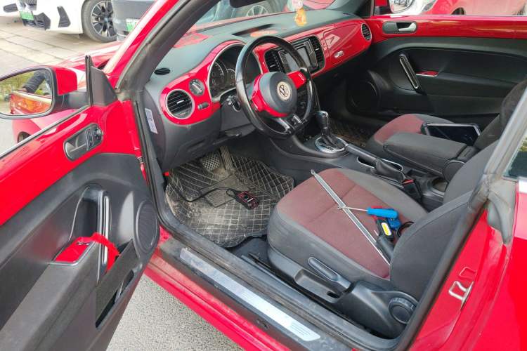 Used Volkswagen Beetle 2015 180TSI model
