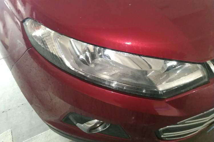 Used Ford EcoSport 2013 1.5L Automatic Prestige Model Right Front Headlight