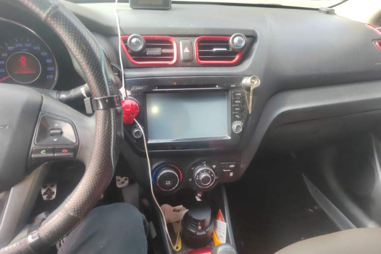 Used Kia K2 2012 Sedan 1.4L MT TOP Commemorative Edition