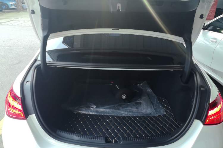 Used Mercedes-Benz C-Class 2024 Second Facelift C 260 L Sport Edition Trunk