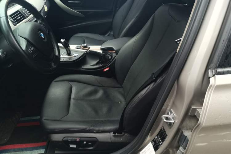 Used BMW 3 Series 2015 320i Active Edition
