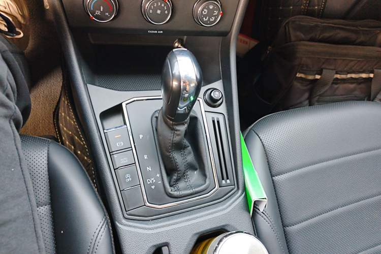 Used Volkswagen Lavida 2021 1.5L Automatic Comfort Edition Gear Lever