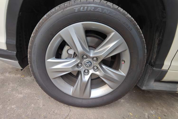 Used Toyota Highlander 2015 2.0T Two-Wheel Drive Luxury Edition 7 Seats
