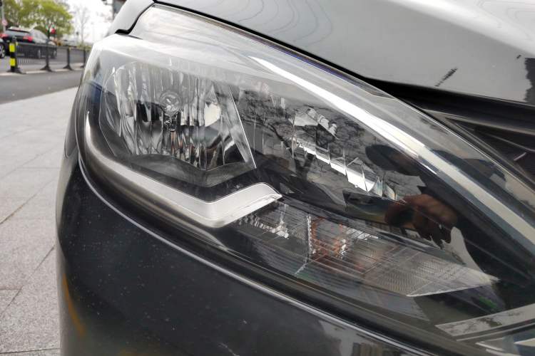 Used Nissan Sylphy 2021 Classic 1.6XE CVT Comfort Edition Right Front Headlight