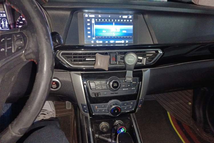 Used Zotye Domy X5 2015 1.5T CVT ZhiXian Trim China V Standard