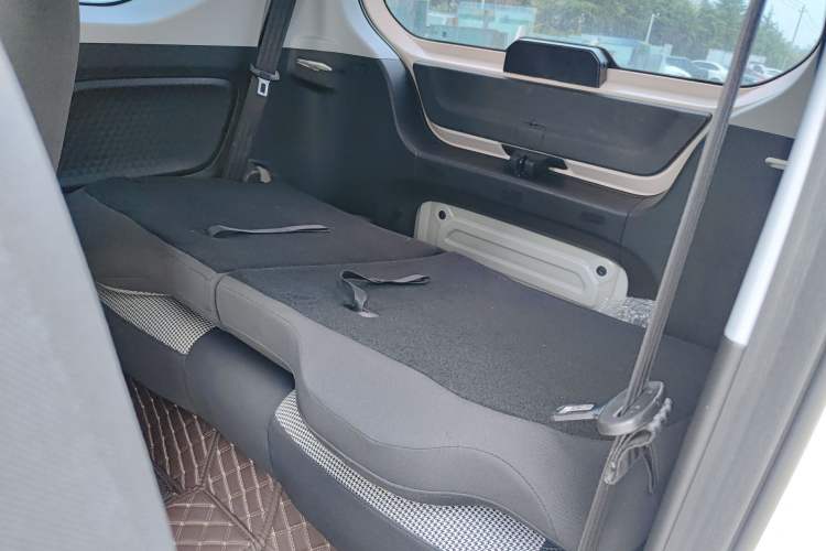 Used Wuling Hongguang MINIEV 2024 3rd Generation 215km Advanced Version Left Rear Seat