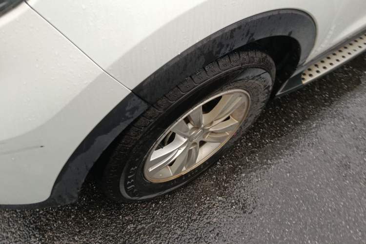 Used Kia Sportage R 2016 2.0L Automatic Two-Wheel Drive GL Left Front Wheel Hub