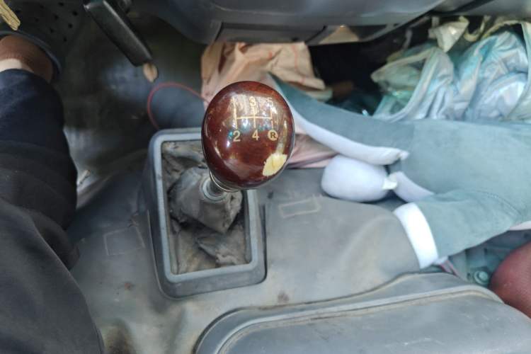 Used Foton Scenic 2014 2.0L Express Standard Long-Wheelbase Low-Roof 4Q20M
