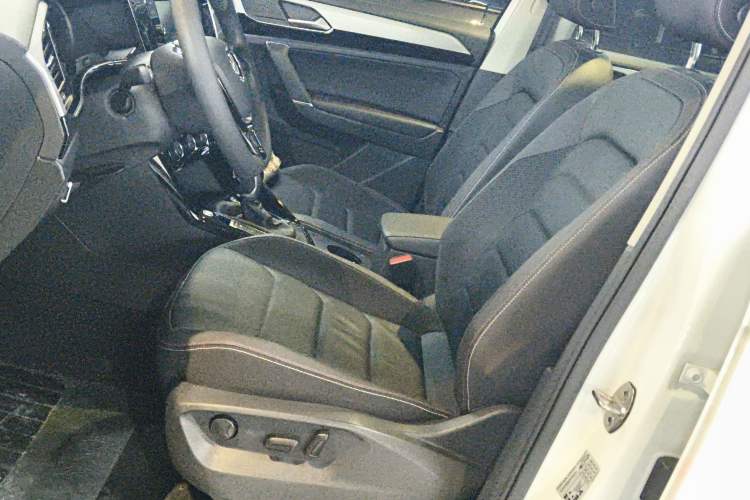 Used Volkswagen Tayron 2019 330TSI Two-Wheel Drive Luxury Model China VI Standard Left Front Seat