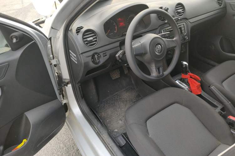 Used Volkswagen Jetta 2013 1.6L Automatic Fashion Model