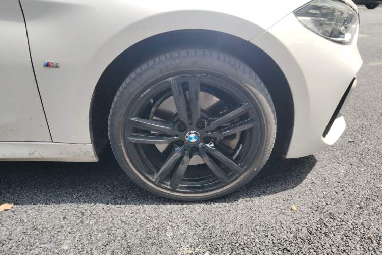 Used BMW 1 Series 2021 Restyled 125i M Sport Night Edition Right Front Wheel Hub