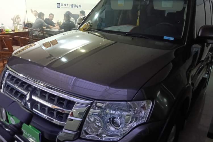 Used Mitsubishi Pajero 2015 3.0L Automatic Luxury Version China IV Standard