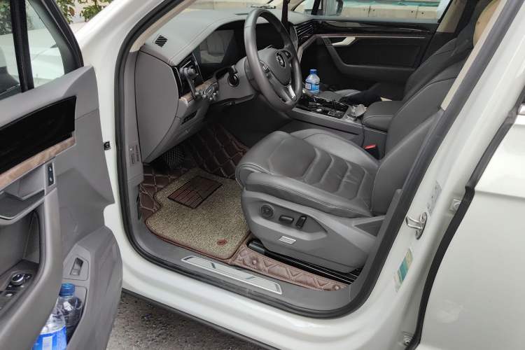 Used Volkswagen Touareg 2019 2.0 TSI Ruiyi Edition China V Standard
