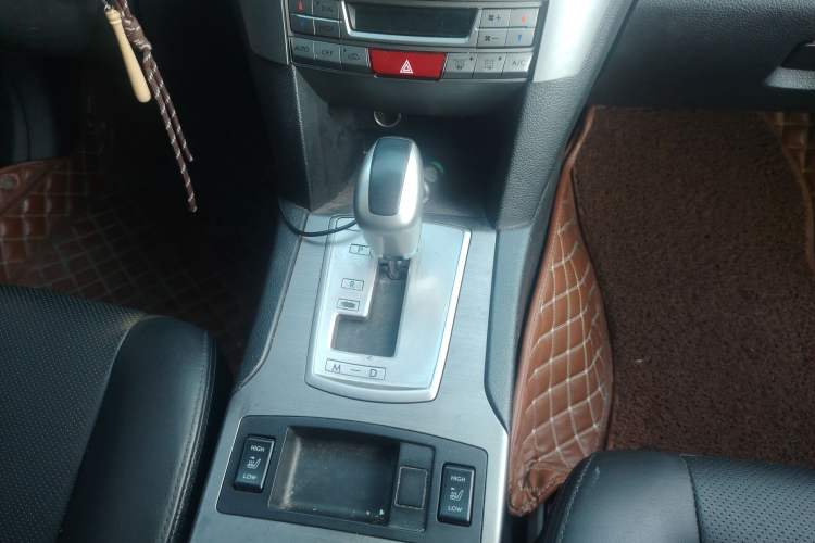 Used Subaru Outback 2011 2.5i Luxury Edition Gear Lever