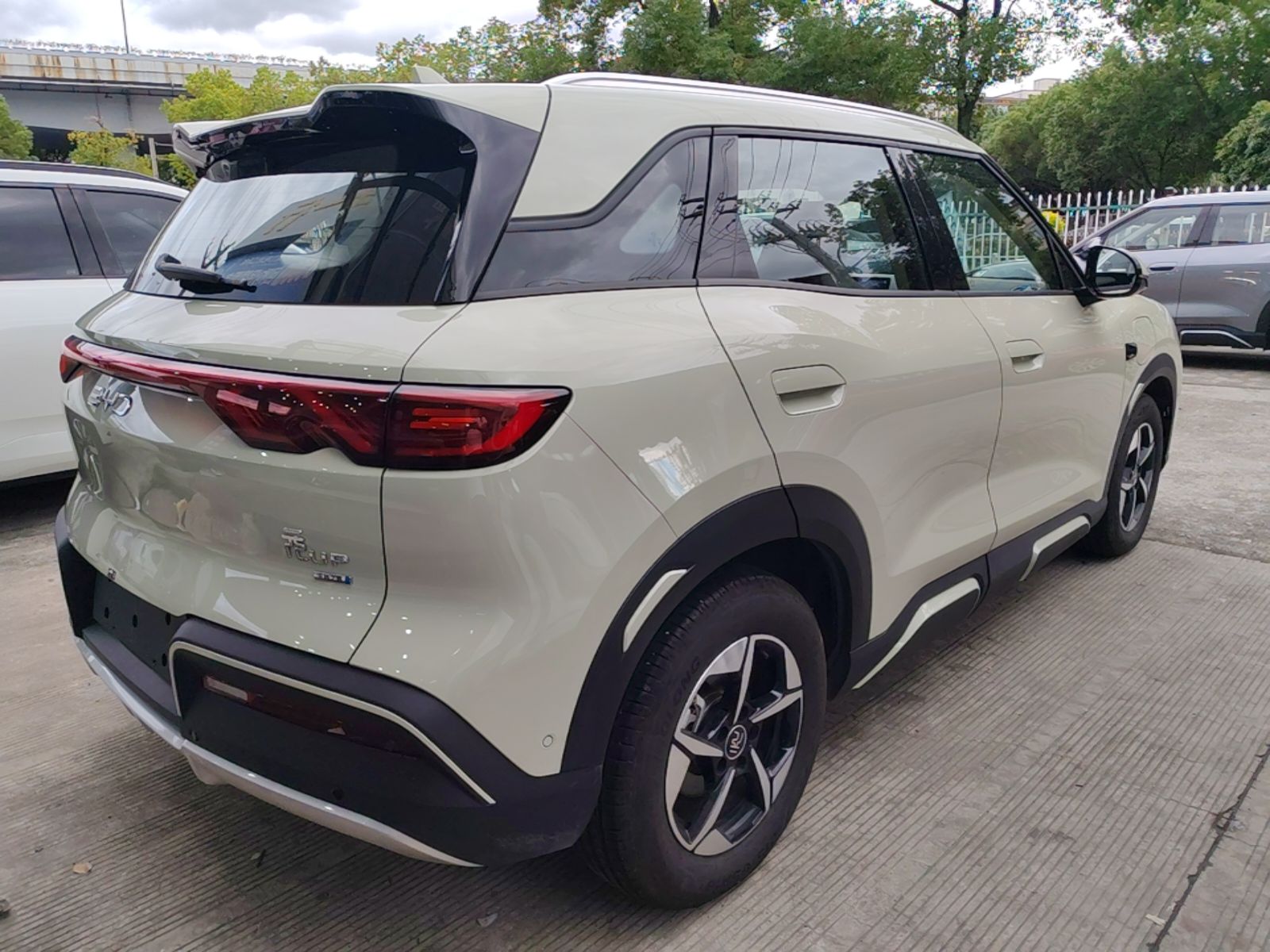 BYD Yuan UP 2025 Intelligent Driving Version 401 km Beyond-Range Edition — снимка 6