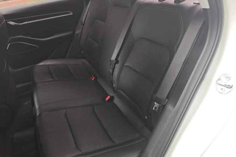 Used Geely Auto Emgrand 2023 4th Generation Champion Edition 1.5L Manual Luxury Model Left Rear Seat