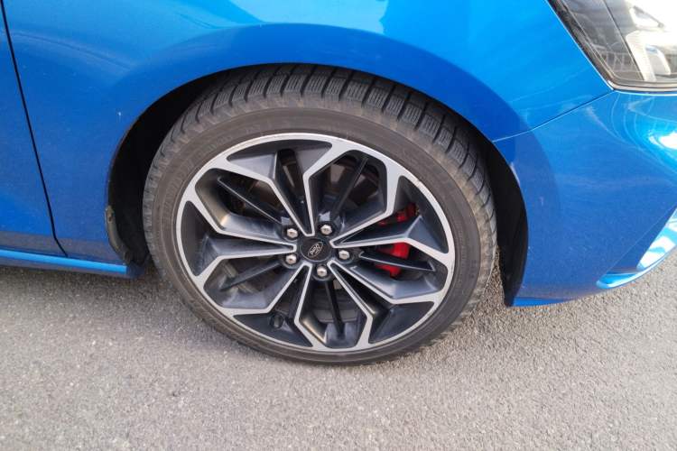 Used Ford Focus 2019 Hatchback EcoBoost 180 Automatic ST Line Right Front Wheel Hub
