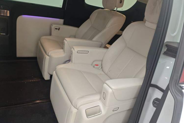 Used Li Auto MEGA 2025 Home Family Special Edition