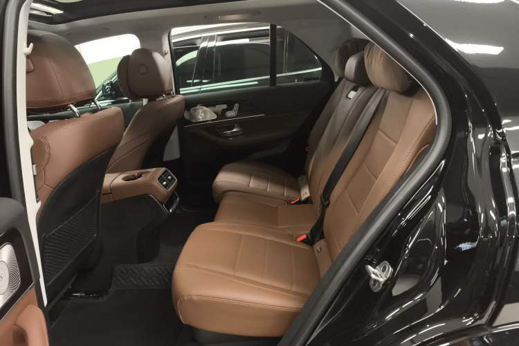 Used Mercedes-Benz GLE 2025 GLE 350 4MATIC Stylish Model Left Rear Seat