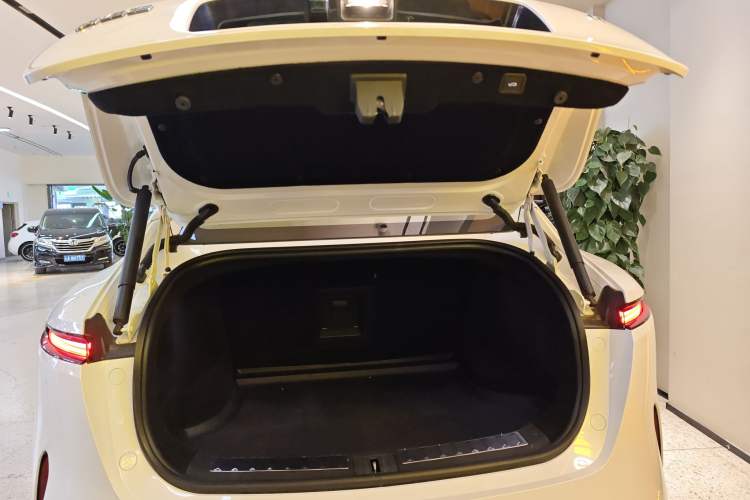 Used Avatr 11 2023 Harmony 90-degree Rear-wheel Drive Edition Trunk