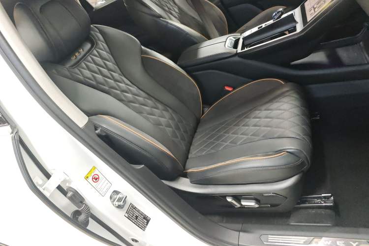 Used Wey Latte DHT 2022 1.5T DHT Extra-Large Cup
