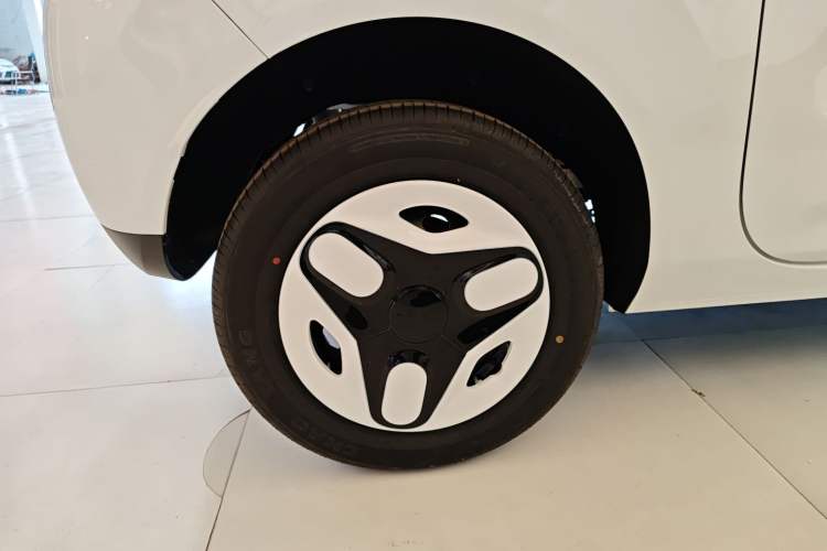 Used Geely Galaxy Panda 2025 210 km – Yuanqi Bear