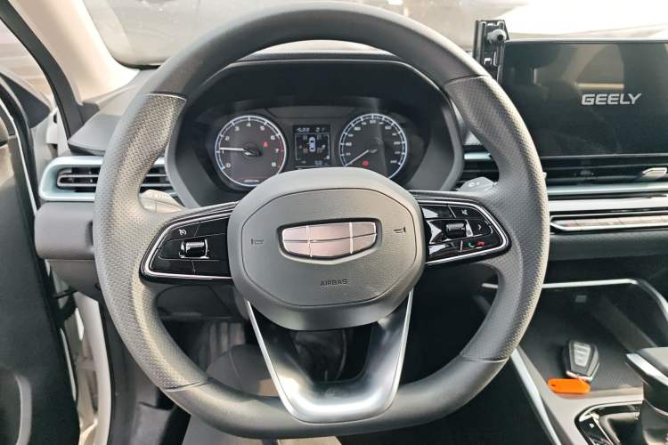 Used Geely Auto Emgrand 2025 4th Generation 1.5L CVT Starry Edition Steering Wheel