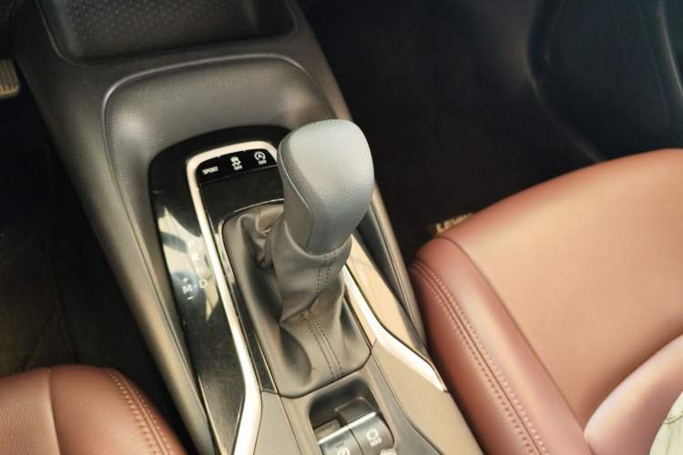 Used Toyota Levin 2019 185T CVT Luxury Edition China VI Standard Gear Lever