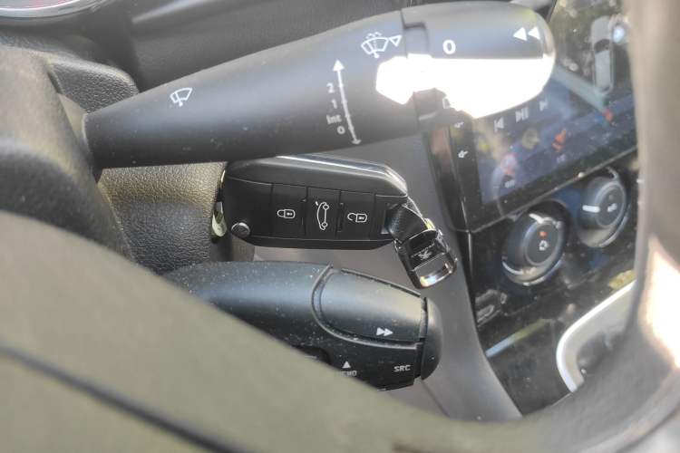 Used Peugeot 3008 2015 1.6THP Automatic Classic Edition
