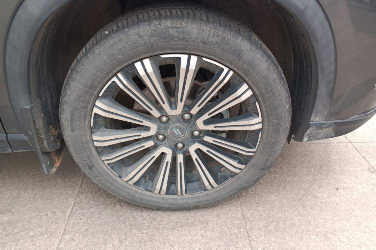 Used CHANGAN OSHAN X5 2021 1.5T DCT Prestige Edition Right Front Wheel Hub