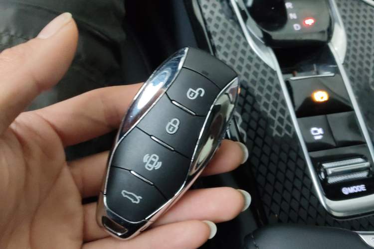 Used Hongqi HS3 PHEV 2024 PHEV 115km Jingwei Edition Vehicle Key