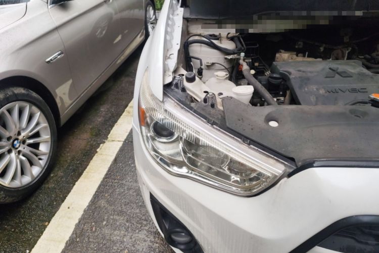 Used Mitsubishi ASX 2013 1.6L Manual Two-Wheel Drive Standard Edition Right Front Headlight