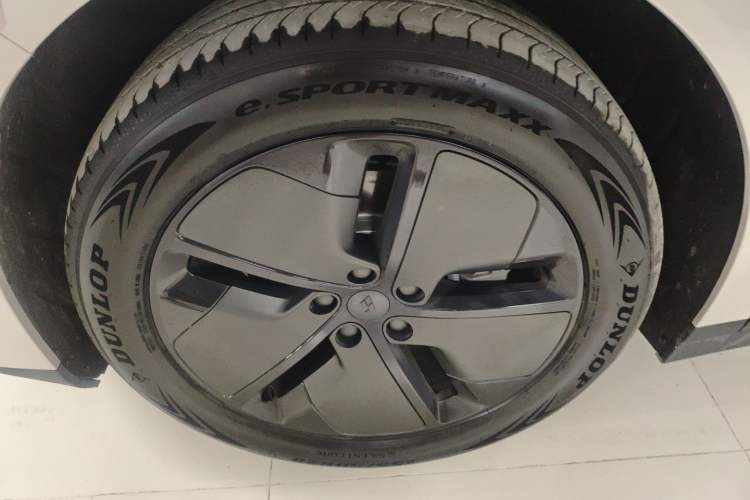 Used Li Auto i6 2025 Model Two-Wheel-Drive Standard Type
