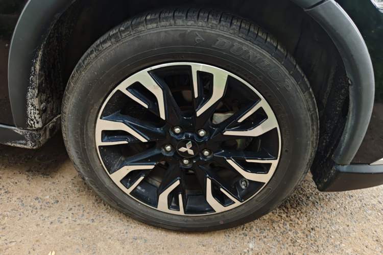 Used Mitsubishi Outlander 2019 2.0L Two-Wheel Drive Comfort Edition 5 Seats China V Standard
