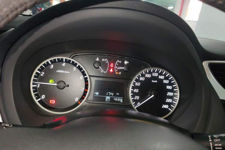 Used Nissan Sylphy 2019 1.6XV CVT Smart Connect Luxury Edition China VI Standard Instrument Cluster
