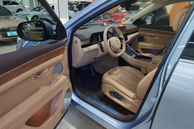 Used Hima AITO M7 2024 1.5T Intelligent Driving 4WD Max Edition 5 Seats Driver Seat