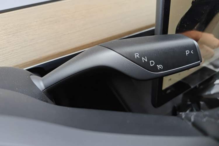 Used Tesla Model Y 2022 Long-Range All-Wheel-Drive Version
