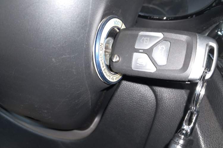 Used Kia K2 2012 Sedan 1.4L MT GLS Commemorative Edition