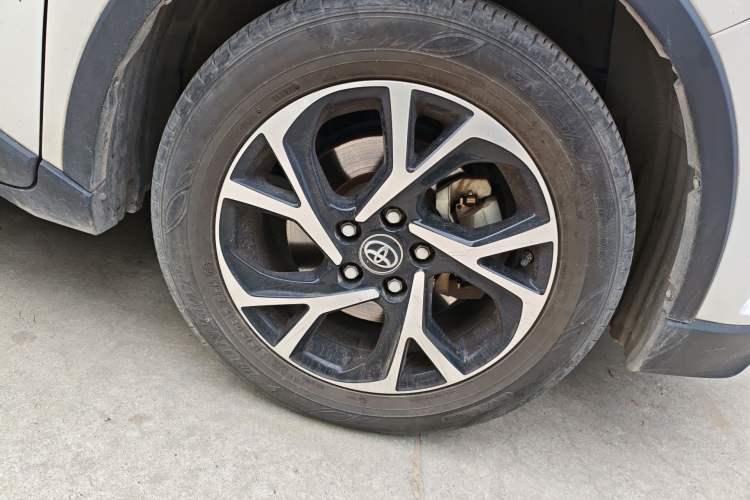 Used Toyota C-HR 2020 2.0L Leading Edition Right Front Wheel Hub