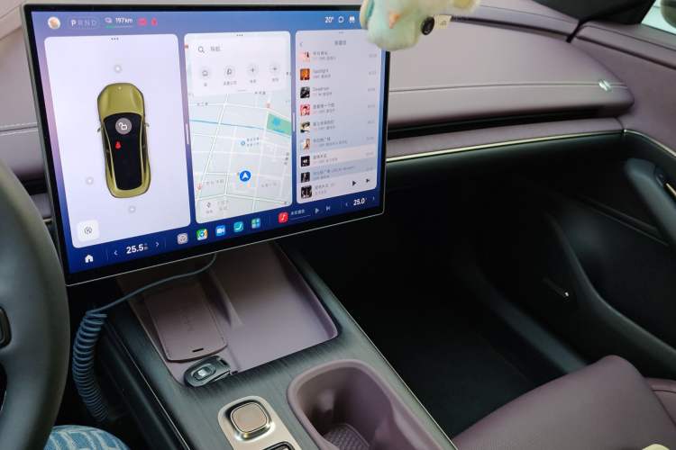 Used Xiaomi Auto SU7 2024 Four-Wheel Drive Ultra-Long Range Advanced Intelligent Driving Max Edition Audio And AC Panel