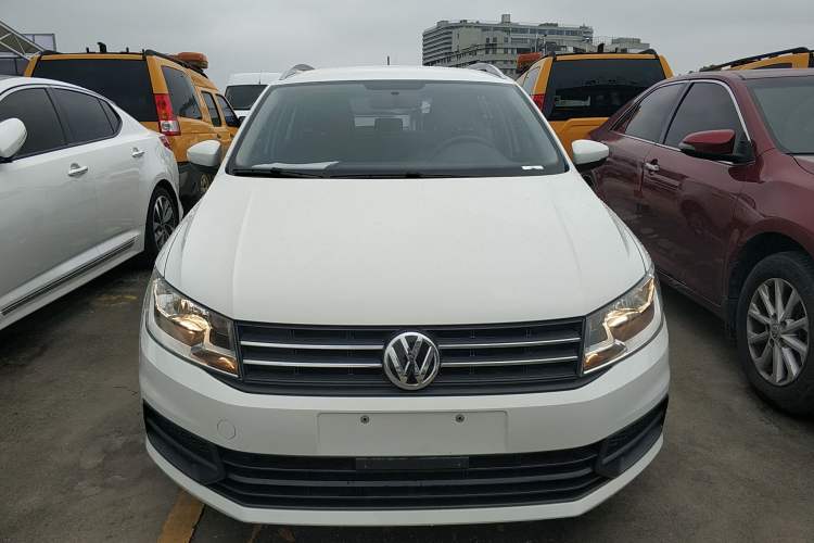 Used Volkswagen Santana 2017 Haval H6 1.6L Automatic Fashion Edition Front