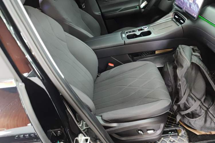 Used Chery Tiggo 8 PLUS 2025 290TGDI DCT Luxury 5-Seater
