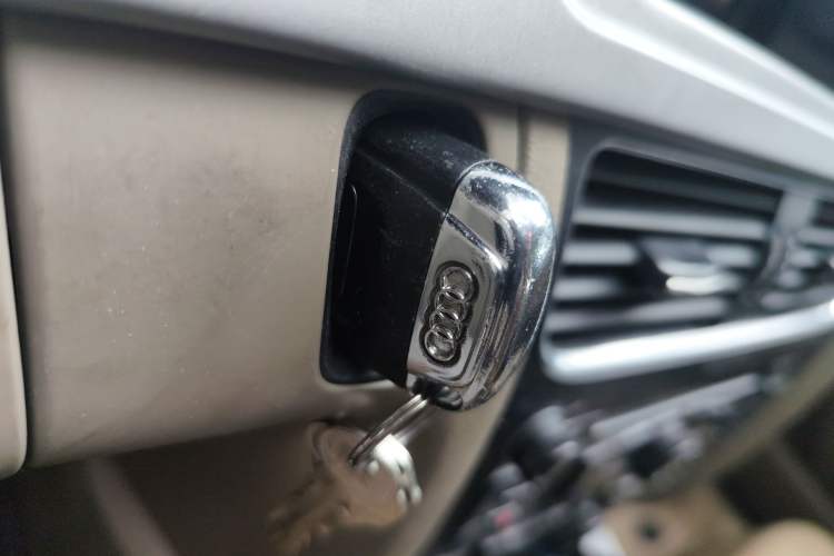 Used Audi A4L 2012 2.0 TFSI automatic standard version