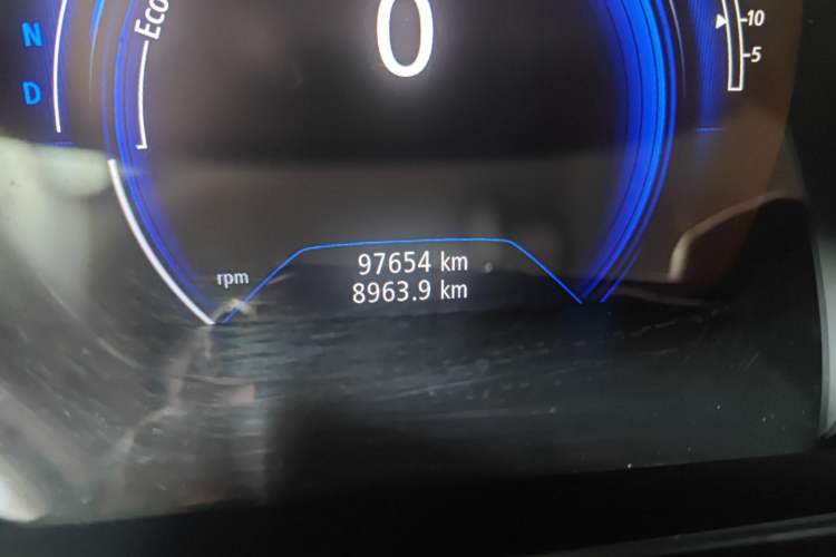 Used Renault Koleos 2018 2.0L Two-Wheel-Drive Luxury Edition Odometer Close Up