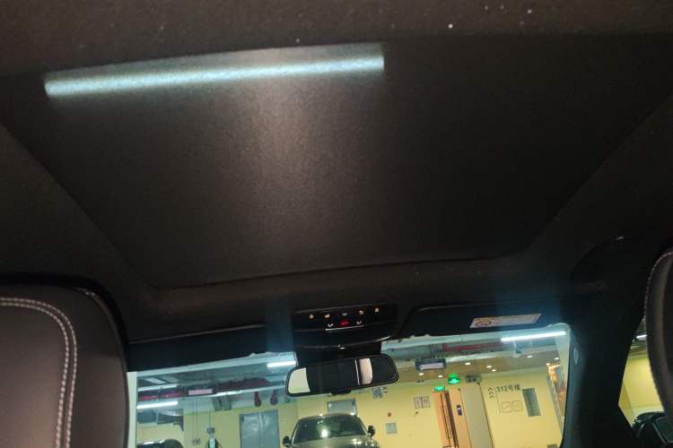 Used Mercedes-Benz GLC 2018 Facelift GLC 260 4MATIC Luxury Edition